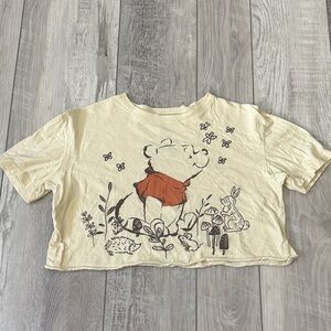 Disney Junior’s Cream Winnie the Pooh cropped Graphic Tee